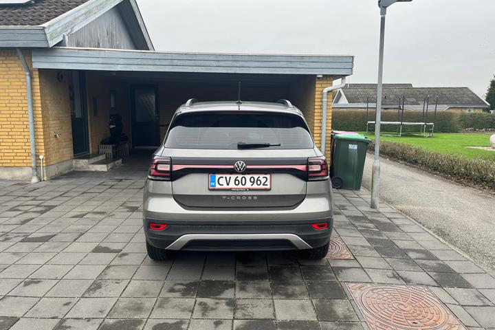 Grå VW T-Cross fra 2020