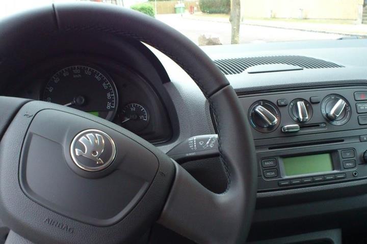 Hvid Skoda Citigo fra 2012