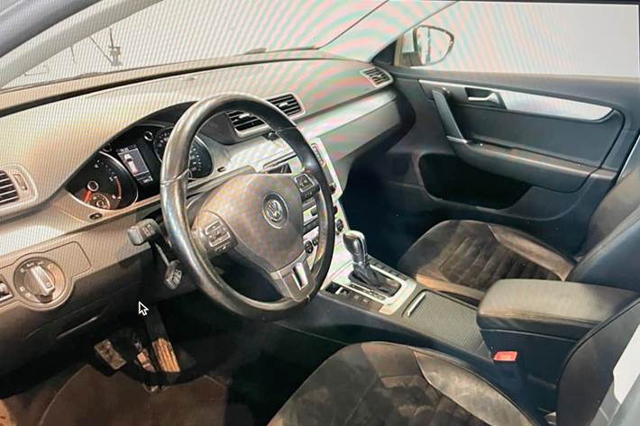 Sølv VW Passat fra 2012