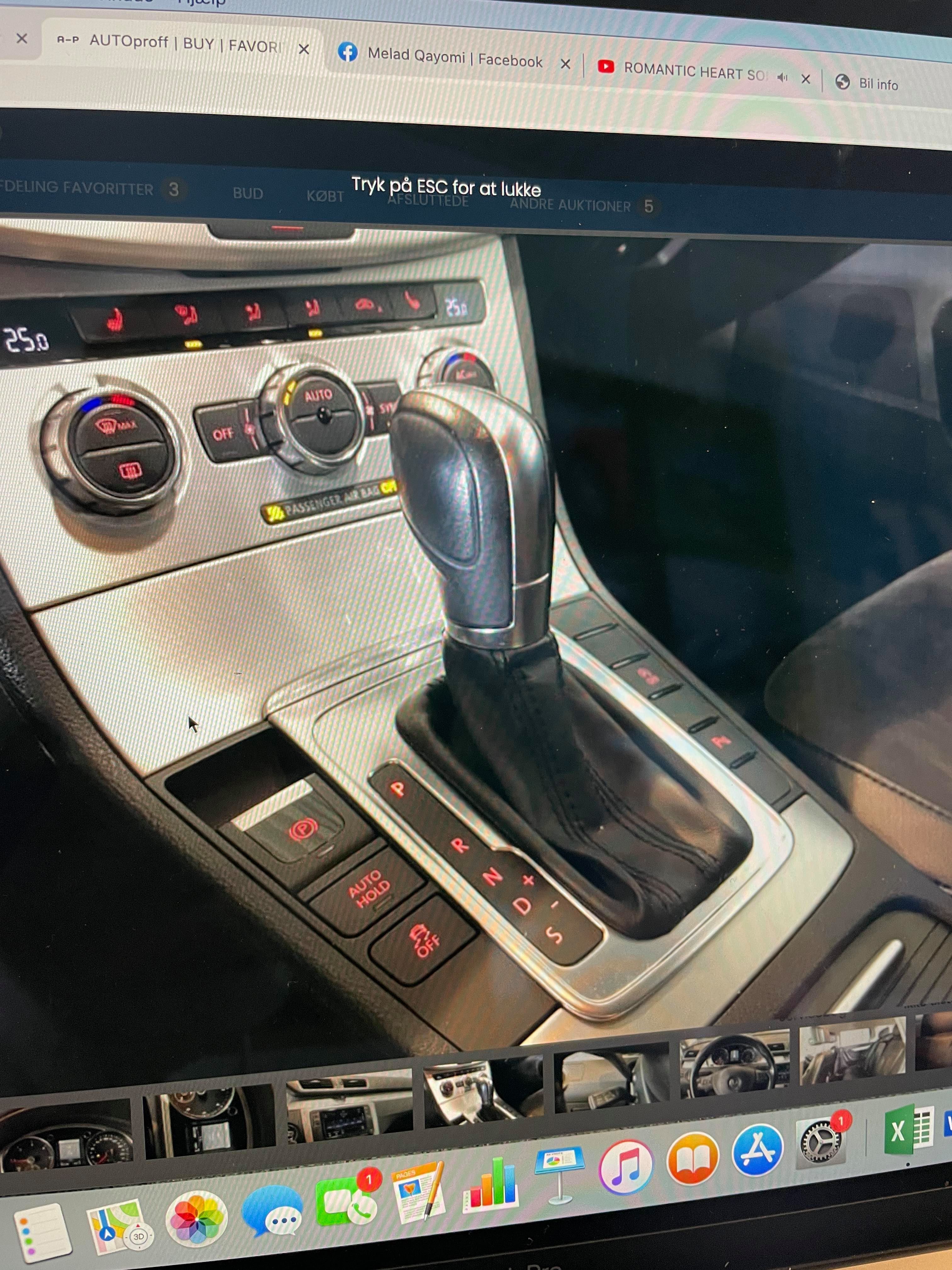 Sølv VW Passat fra 2012