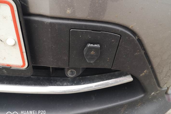 Grå Nissan Qashqai fra 2014