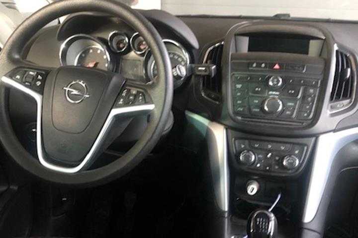 Grå Opel Zafira fra 2014