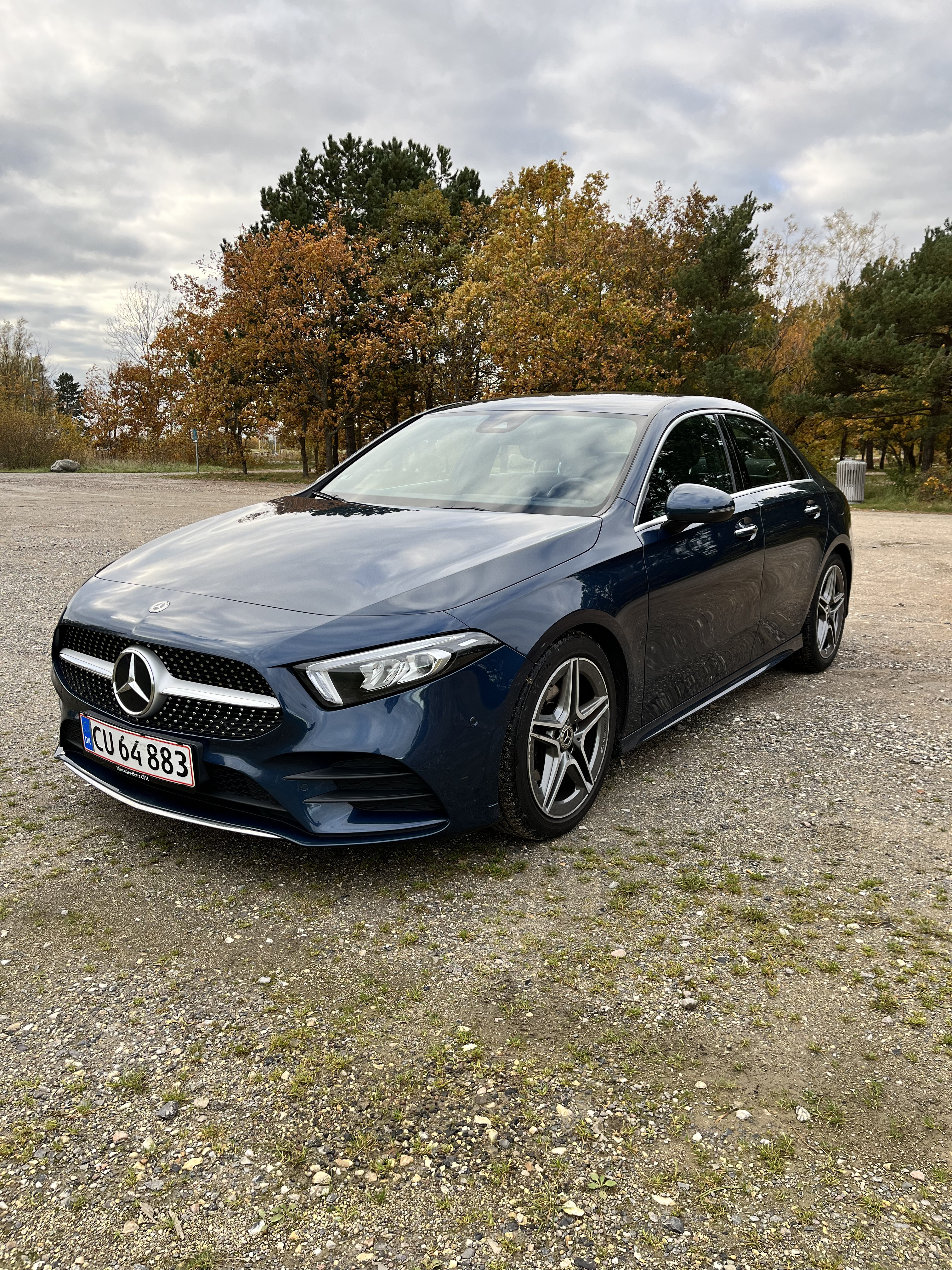 Blå Mercedes A-Klasse fra 2020