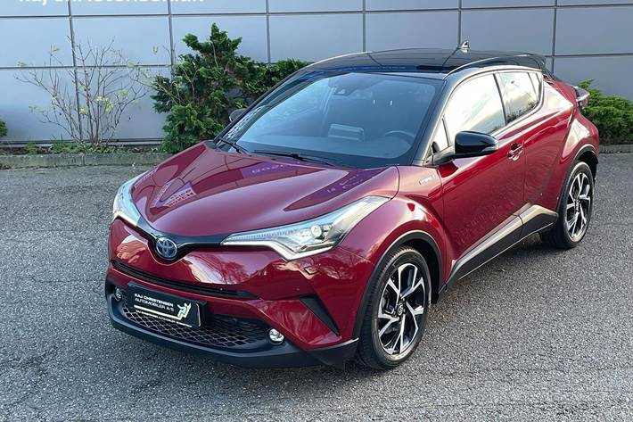Rød Toyota C-HR fra 2018