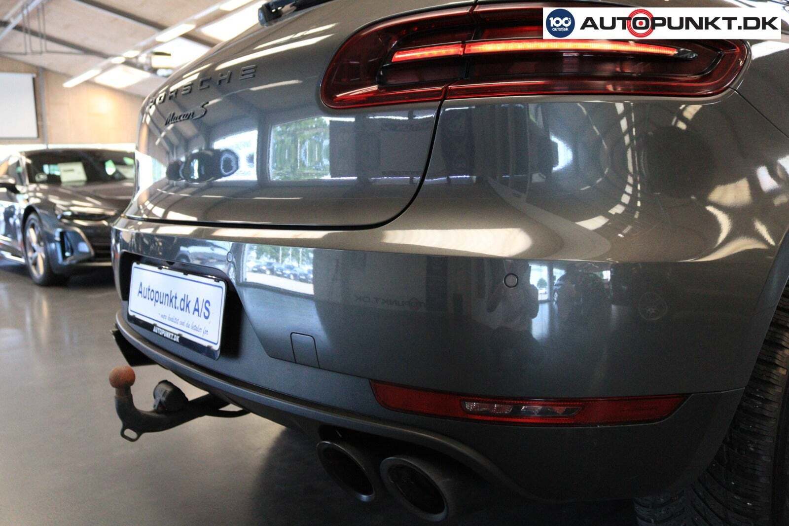 Grå Porsche Macan S fra 2018