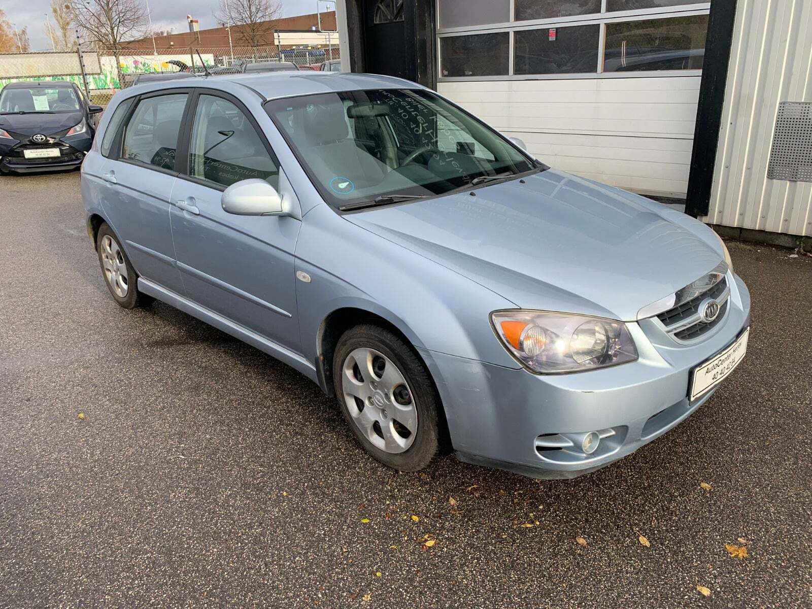 Blå Kia Cerato fra 2007