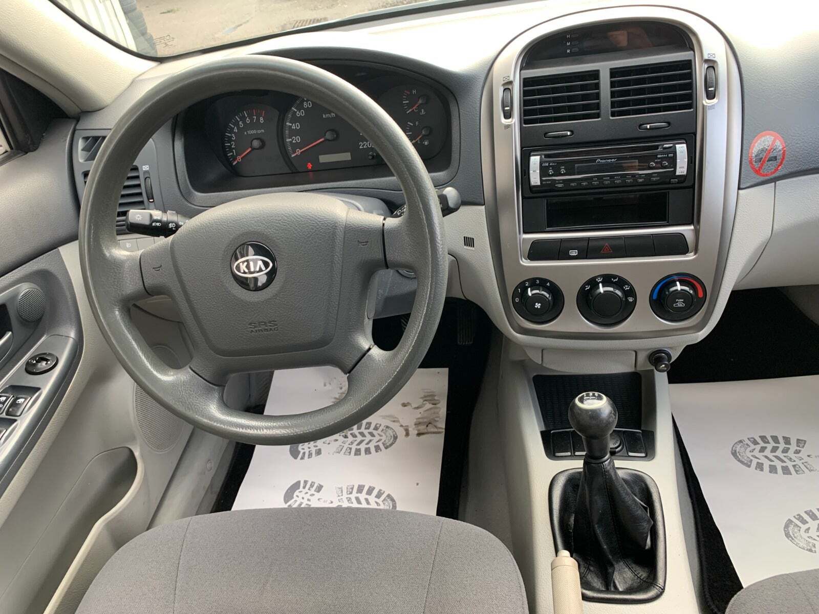 Blå Kia Cerato fra 2007