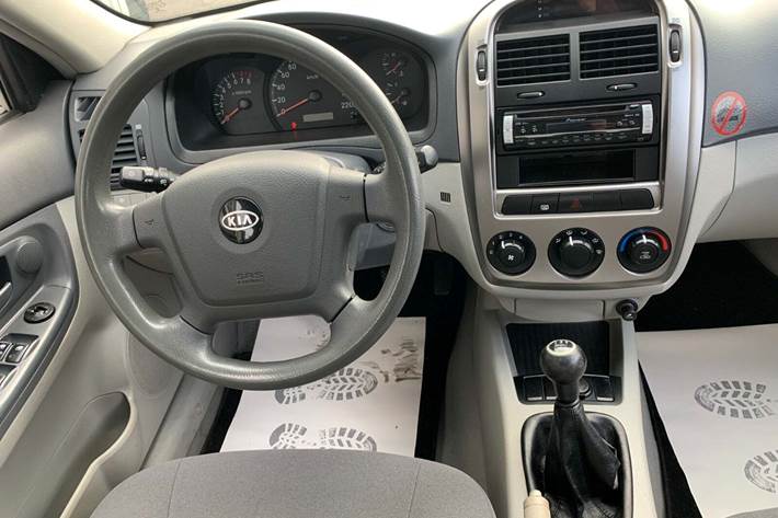 Blå Kia Cerato fra 2007