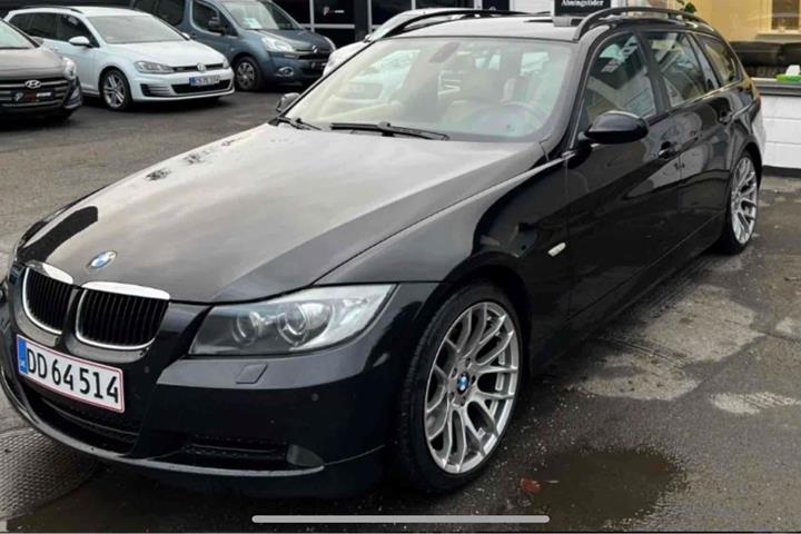 Sort BMW 320 fra 2008