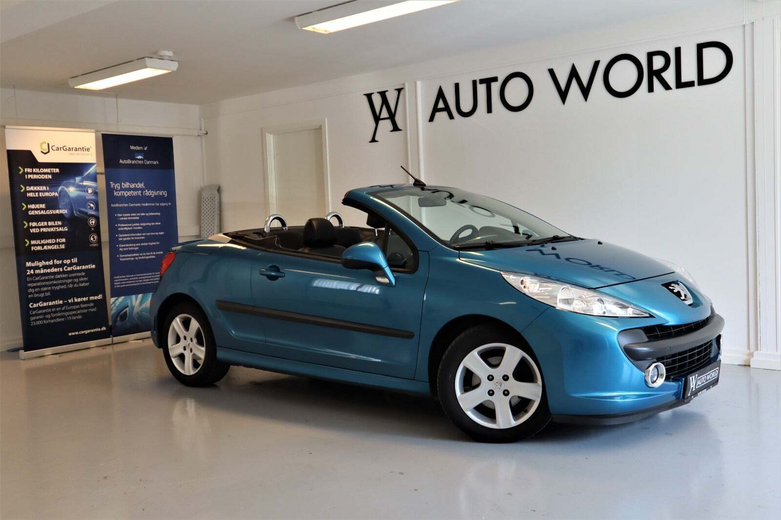 Blå Peugeot 207 fra 2007
