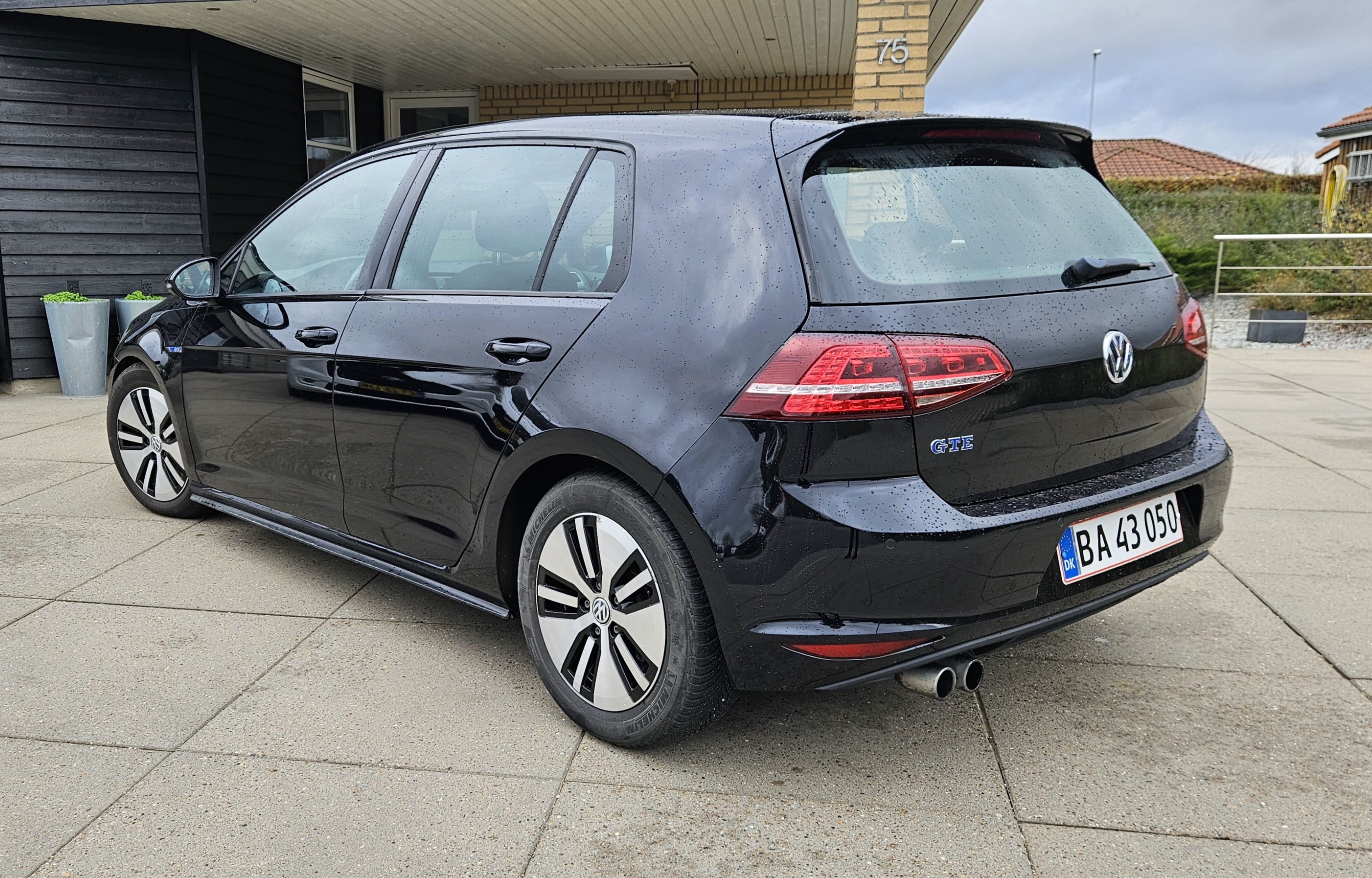 Sort VW Golf VII fra 2016