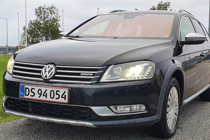 Sort VW Passat Alltrack fra 2013