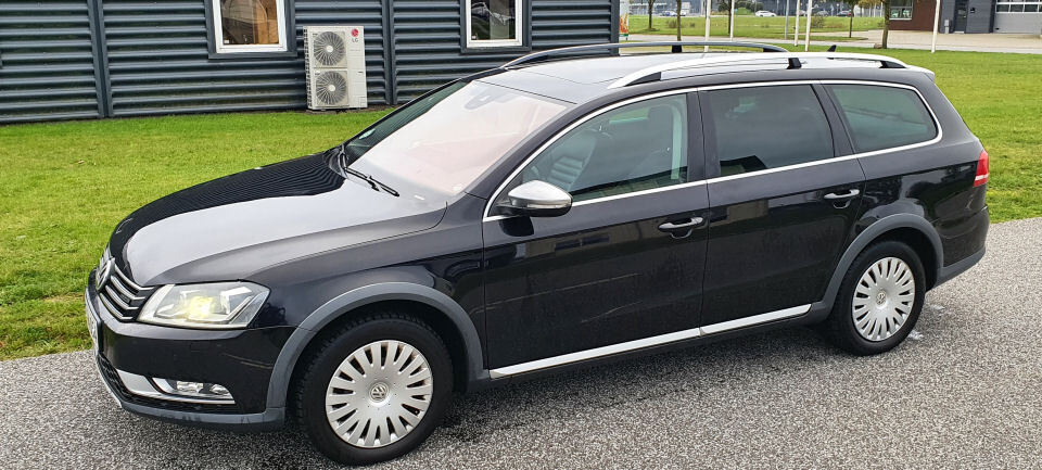 Sort VW Passat Alltrack fra 2013