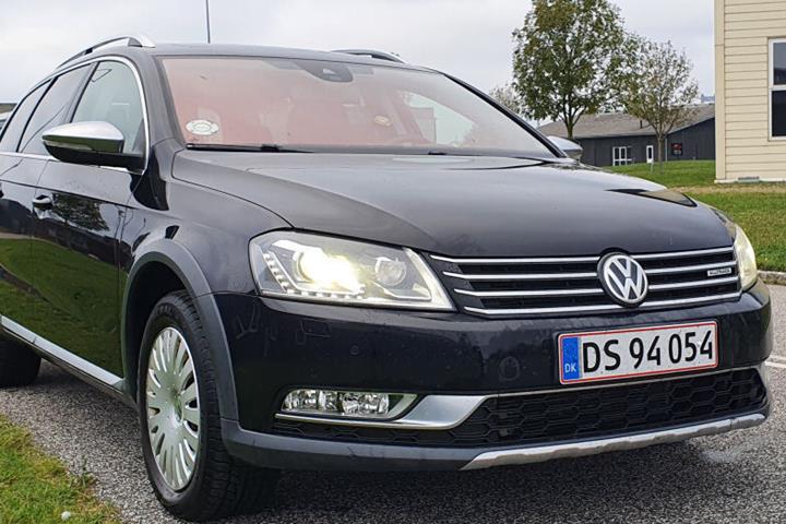 Sort VW Passat Alltrack fra 2013