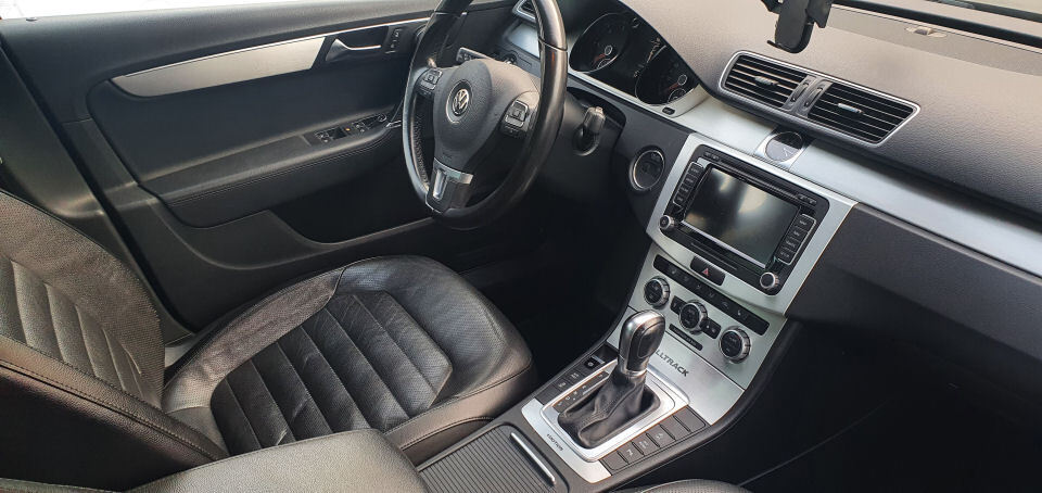 Sort VW Passat Alltrack fra 2013