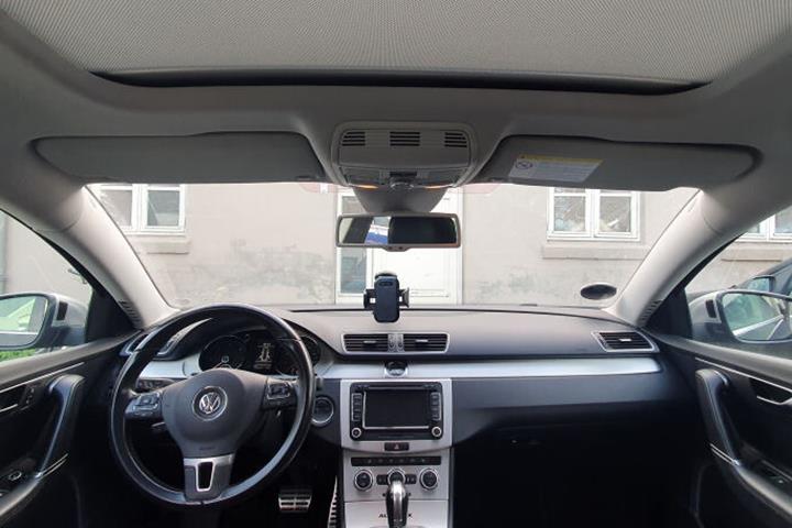 Sort VW Passat Alltrack fra 2013