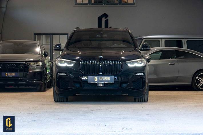 Sort BMW X5 fra 2021