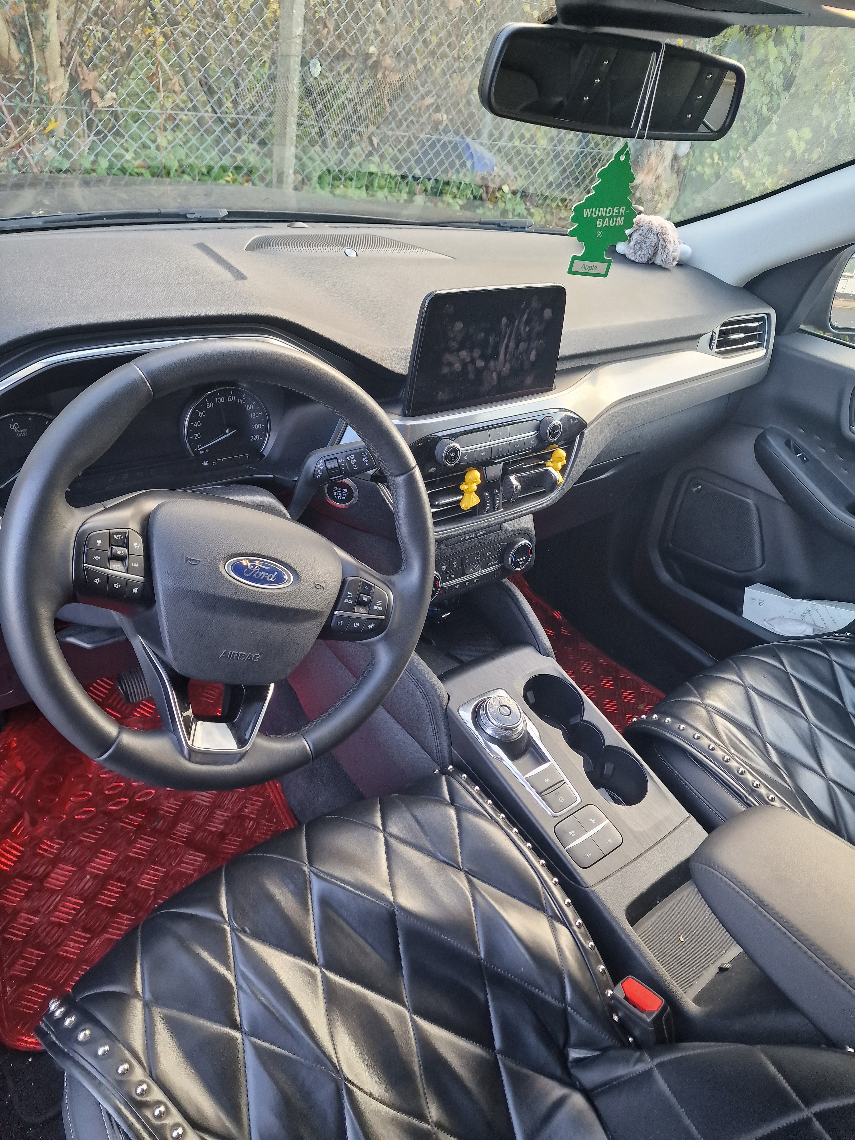 Sort Ford Kuga fra 2020