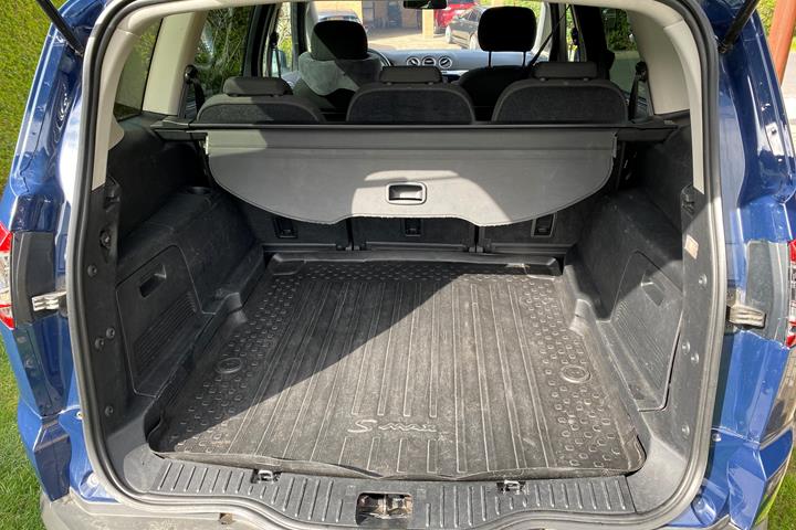 Blå Ford S-MAX fra 2012