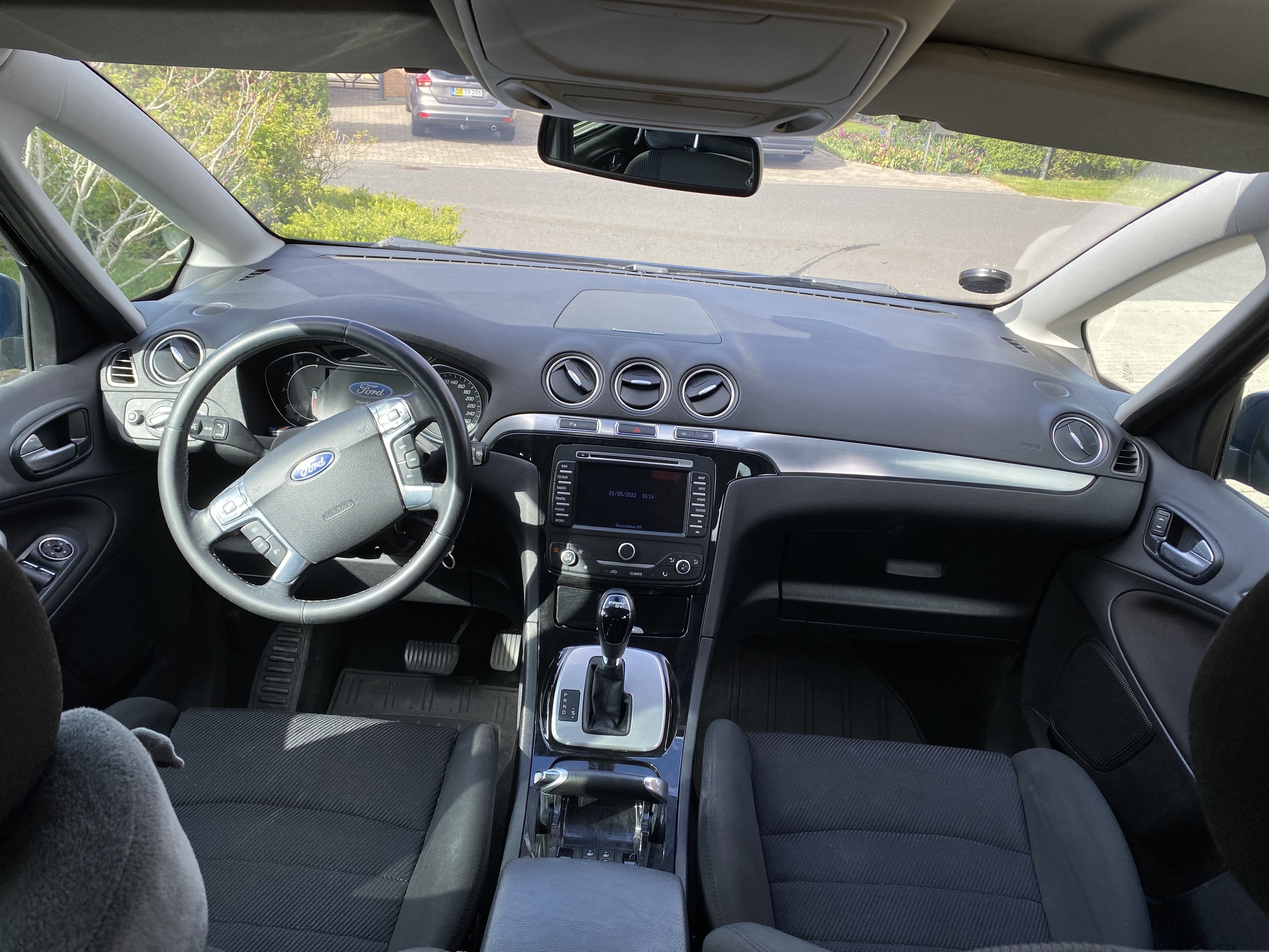 Blå Ford S-MAX fra 2012