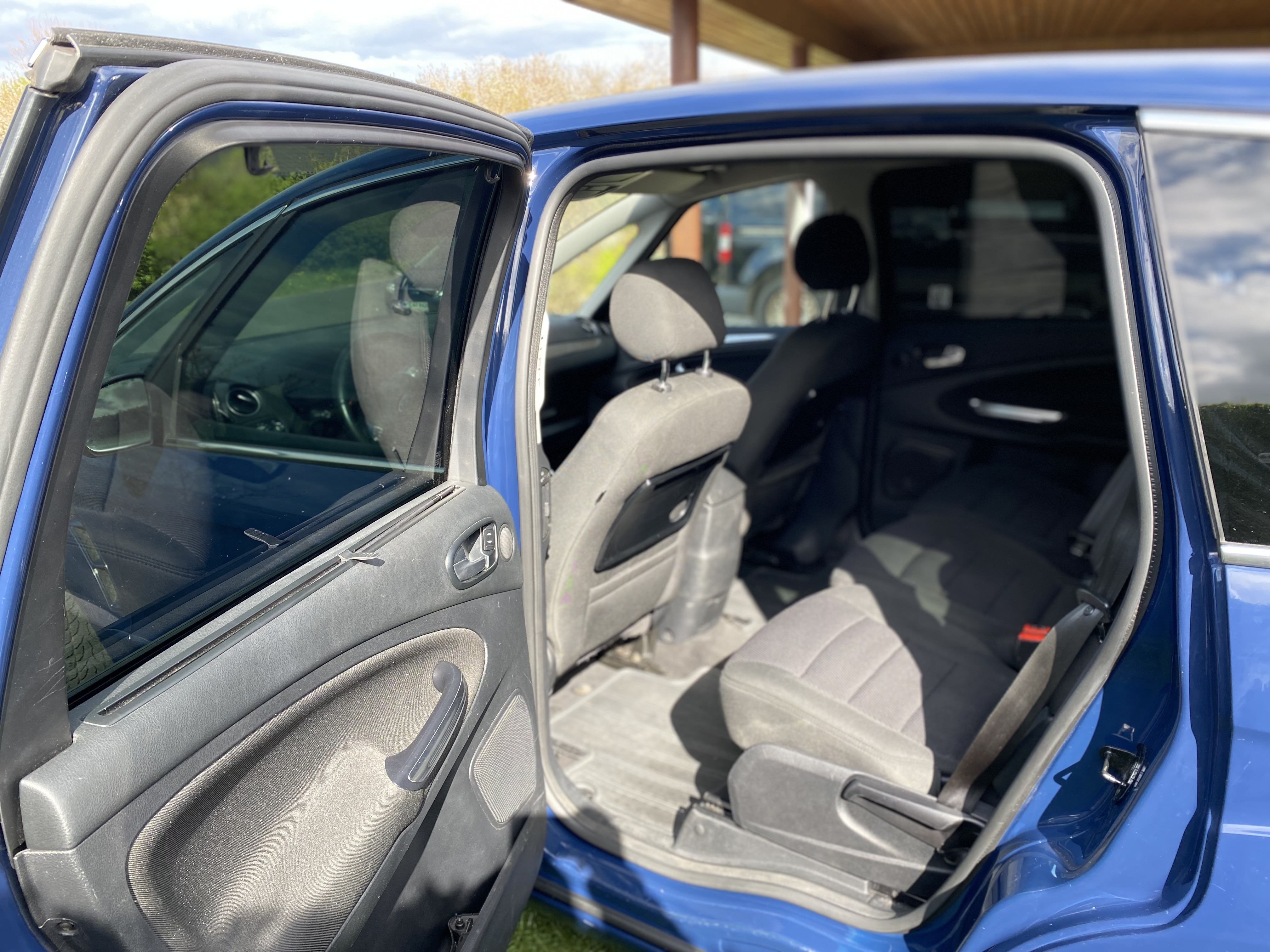 Blå Ford S-MAX fra 2012