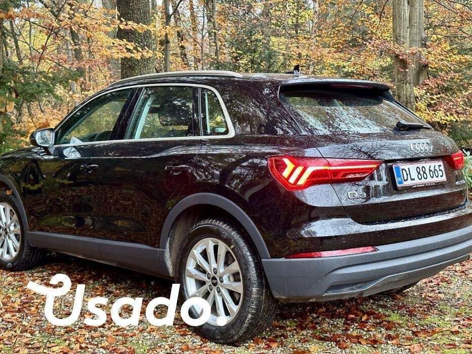 Grå Audi Q3 fra 2023