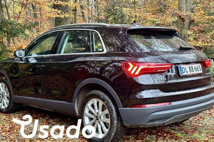 Grå Audi Q3 fra 2023