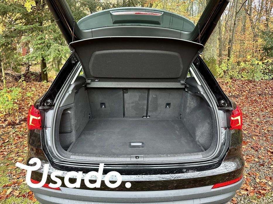 Grå Audi Q3 fra 2023