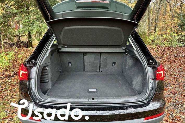 Grå Audi Q3 fra 2023