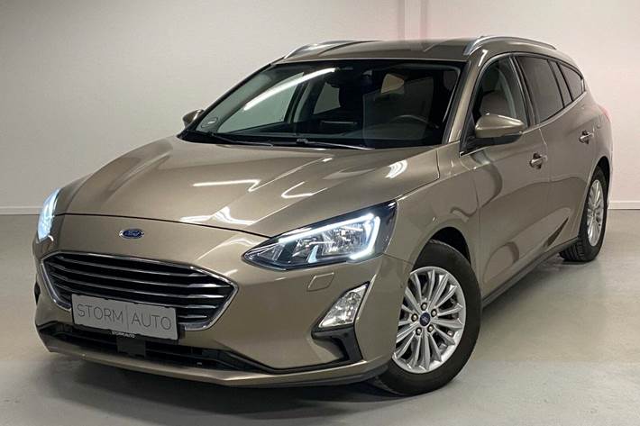 Orange Ford Focus fra 2019