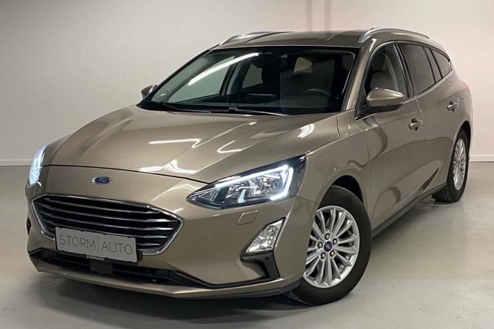 Orange Ford Focus fra 2019
