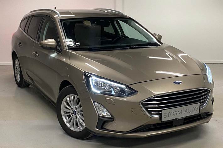 Orange Ford Focus fra 2019