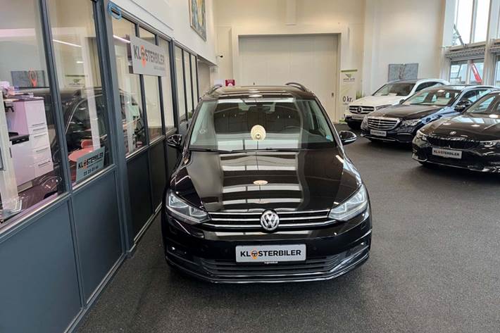 Sort VW Touran fra 2019