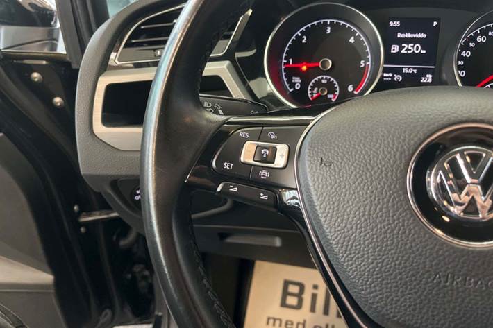 Sort VW Touran fra 2019