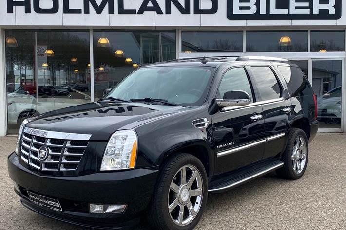 Sort Cadillac Escalade fra 2008