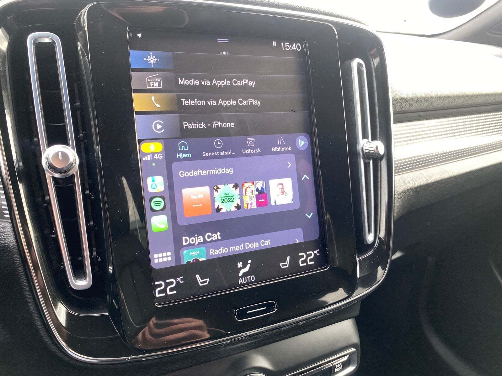 Grå Volvo XC40 fra 2022