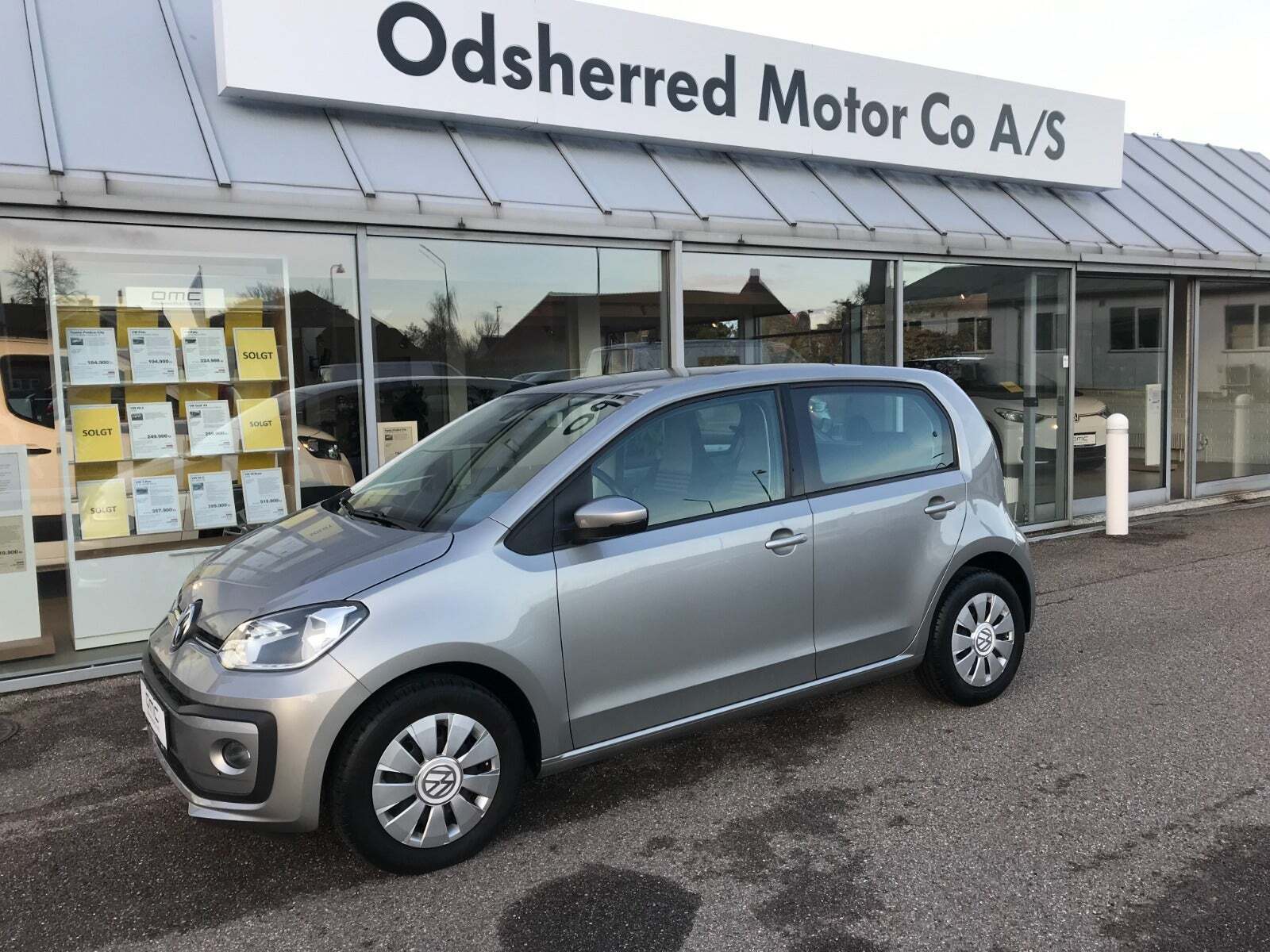 Grå VW UP! fra 2018