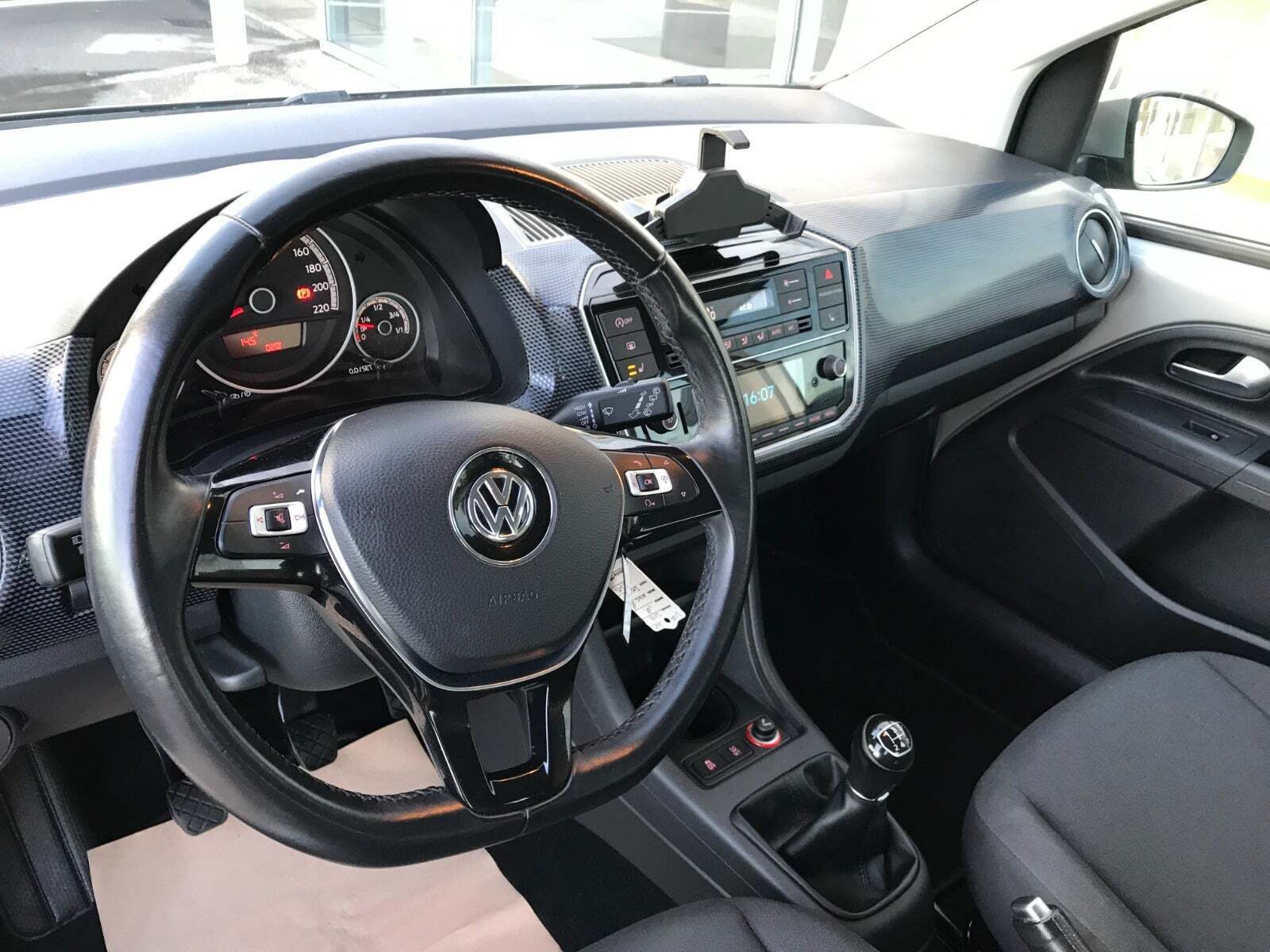 Grå VW UP! fra 2018