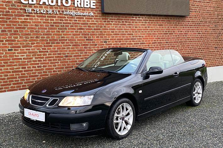 Sort Saab 9-3 fra 2007