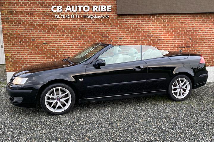Sort Saab 9-3 fra 2007