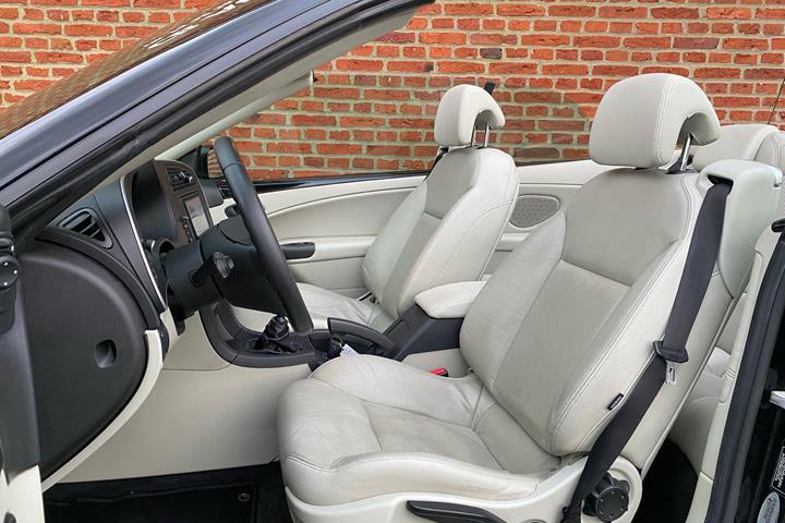 Sort Saab 9-3 fra 2007