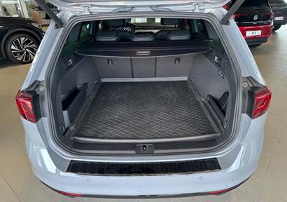 VW Passat 2,0 TDi 240 R-line Variant DSG 4Motion