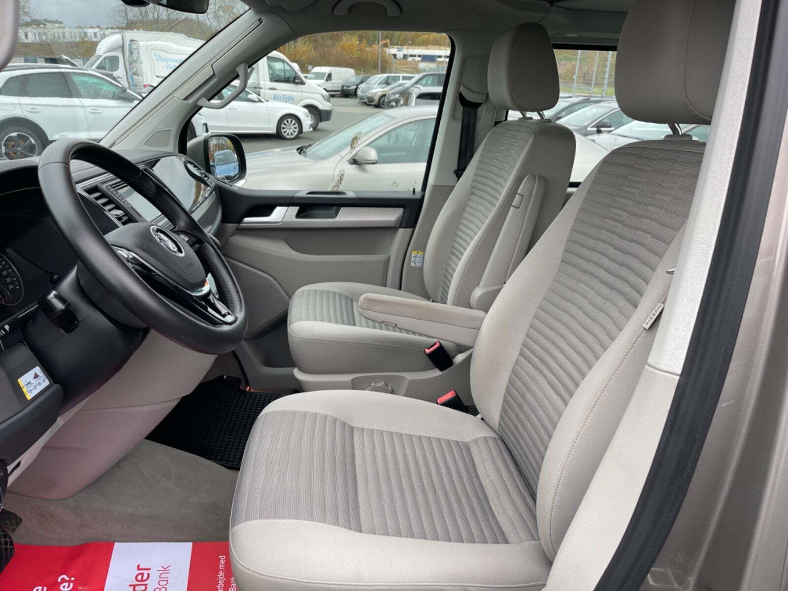 Beige VW California fra 2017