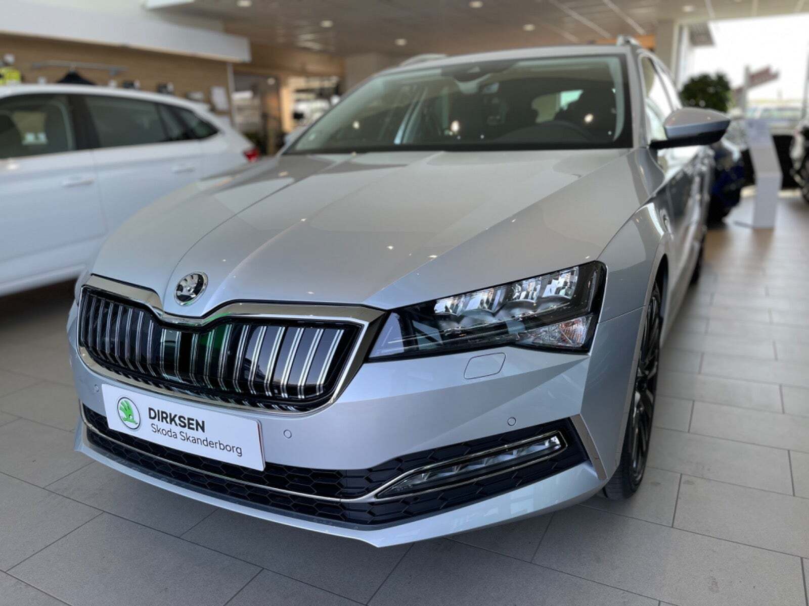 Sølv Skoda Superb fra 2022