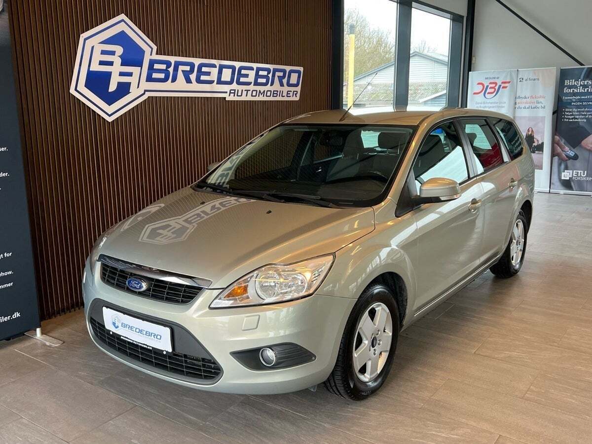 Grå Ford Focus fra 2009