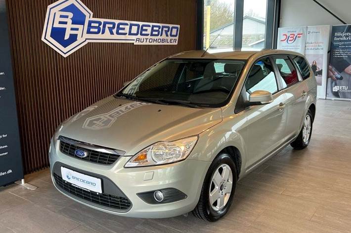 Grå Ford Focus fra 2009