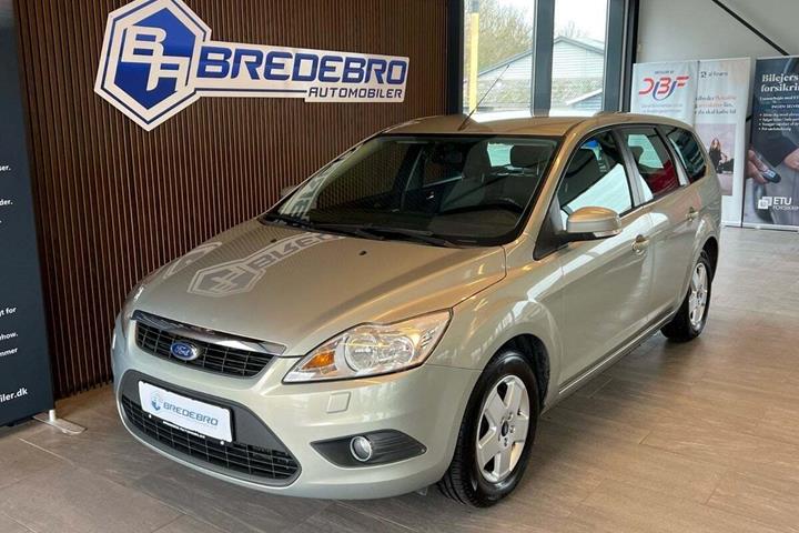 Grå Ford Focus fra 2009