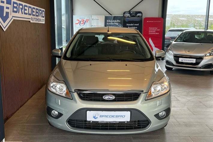 Grå Ford Focus fra 2009