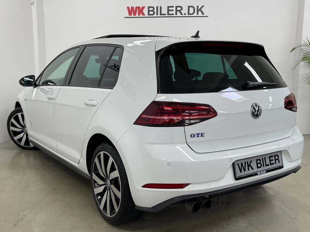 Hvid VW Golf VII fra 2018