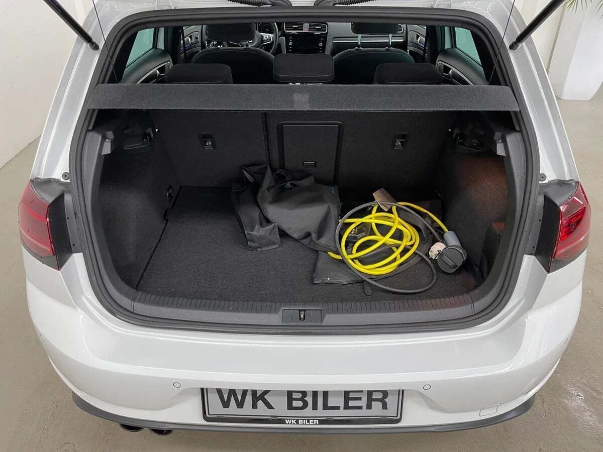 Hvid VW Golf VII fra 2018